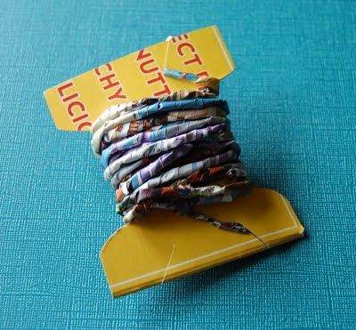 Paper Twine Upcycle Paper, Twine Diy, Make Paper Beads, Paper Twine, Roving Yarn, Recycled Magazines, Yarn Spinning, Paper Yarn, Newspaper Magazine