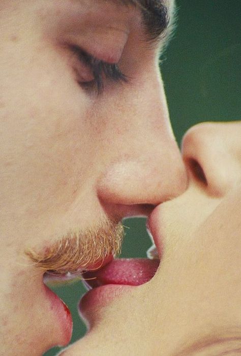 Close Up Of A Kiss, Aaron Taylor Johnson Anna Karenina, Anna Karenina Aesthetic, Anna Karenina Movie, Anna Karenina 2012, Taylor Johnson, Aaron Johnson, Behind Blue Eyes, Aaron Taylor