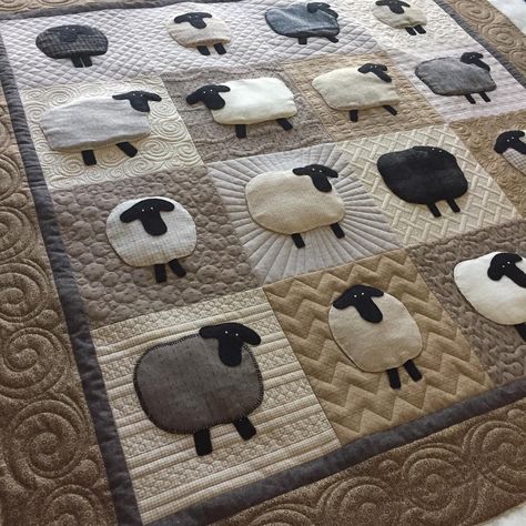 Sheep Quilt, Cow Quilt, Sheep Quilt Block Pattern Free, Sheep Quilt Block, Sheep Quilt Block Pattern, Sheep Quilts Ideas, Lamb Quilt Pattern, Fabric Sheep Pattern, Sheep Applique Pattern Free