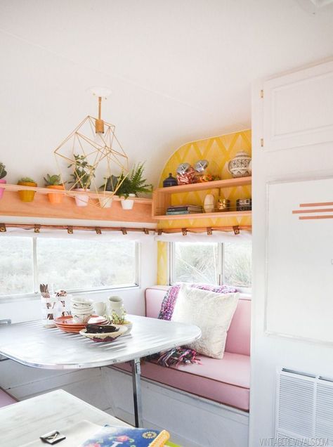 This vintage 'glamper' overhaul is INSANE! I love everything about it! {Vintage Revivals} #trailer #renovation Vintage Trailer Remodel, Rv Interiors, Camper Vintage, Shasta Camper, Camping Vintage, Caravan Makeover, Tiny House Talk, Tiny Trailers, Trailer Interior