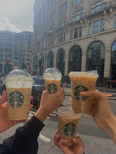 Four girls holding their starbucks against a london background in london 
Golden drinks Iced White Mocha Starbucks, White Mocha Starbucks, Starbucks Uk, Iced White Mocha, Starbucks Latte, Starbucks Aesthetic, White Mocha, Food Snapchat, Fiat 500