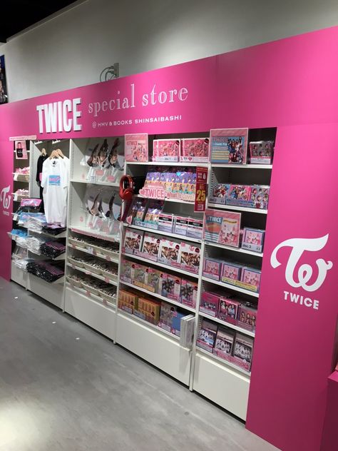 TWICE "Wake Me Up" special store is finally the last day today! TWICE goods can now be purchased at our shop today only now. Twice Merch Aesthetic, Kpop Store Aesthetic, Kpop Shopping, Twice Merch, Twice Pink, Kpop Store, Twice Jyp, Album Kpop, Twice Album