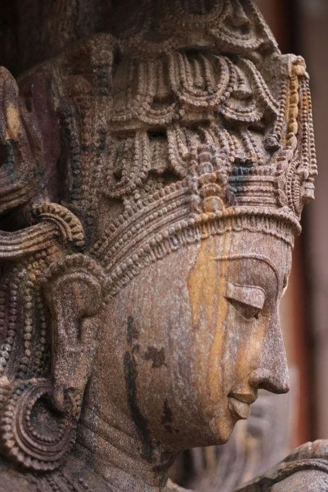 Temple Sculpture, Ancient Carvings, Boho Hippie Fashion, Krishna Photography, Historical Sculptures, God Krishna, Ancient Indian Art, Ancient Drawings, Indian Temple Architecture