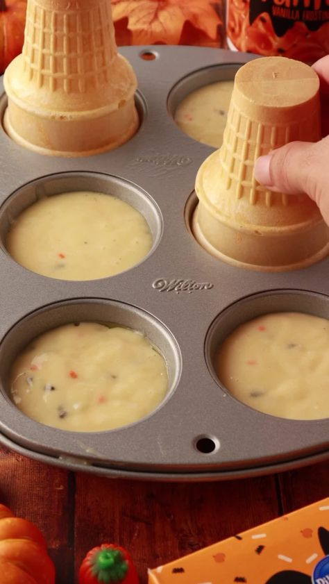 Upside down pumpkin cupcake cones🎃 Be... - Pillsbury Baking Funfetti Pumpkin Cones, Pumpkin Cone Cupcakes, Cupcake Cones Halloween, Upside Down Cupcake Cones, Upside Down Pumpkin Cupcake Cones, Pumpkin Cupcake Cones, Kid Holiday Treats, Bake Sweets, Pumpkin Pie Cupcakes