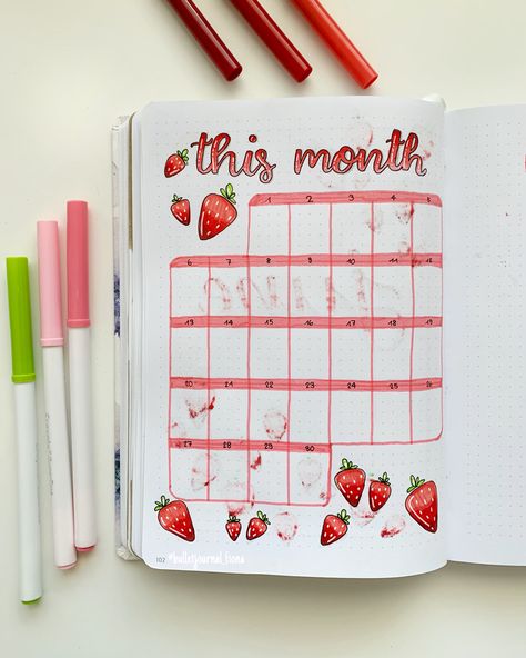 Strawberry Bujo, Journaling 2024, Bullet Journal Calendar, Bullet Journal Work, 2025 Planner, Bulletin Journal, Bullet Journal Month, Journal Calendar, Strawberry Theme