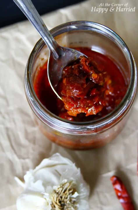 Spicy Garlic Sauce Recipe, Recipes With Chili Garlic Sauce, Firecracker Sauce, Chili Oil Recipe, Red Chili Paste, Chili Garlic Paste, Chili Sauce Recipe, Garlic Sauce Recipe, Thai Chili Sauce