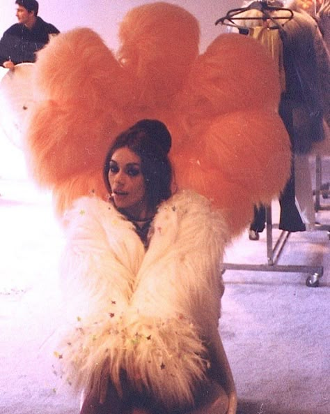 Lady Miss Kier at a fitting for Theirry Mugler, 1991. (#ladymisskier #theirrymugler #1991 #90s) | Instagram Lady Miss Kier, I'm With The Band, Elizabeth Taylor, Vintage Glamour, Photography Inspo, 70s Fashion, Style Icons, High Fashion, Fur Coat