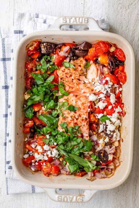 Feta Salmon, Baked Feta, Dinner For One, Feta Pasta, Mediterranean Diet Recipes, Healthy Ingredient, Cooking Dinner, Salmon Recipes, Weeknight Meals