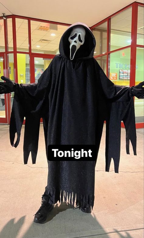 Ghostface Costume, Ghostface Scream, Ghost Costume, Scary Movie, Ghost Face, Bad Guys, Ghost Faces, Scary Movies, Mens Costumes