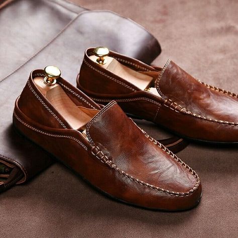 Best Sandals For Men, Gents Shoes, Mens Loafers Shoes, Futuristic Shoes, Mens Leather Loafers, Shoes Business, Men Fashion Casual, Black Shoes Men, Gentleman Shoes