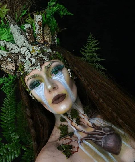 Mother Nature Face Paint, Mother Nature Makeup Looks, Mother Nature Makeup Ideas, Mother Earth Costume Diy, Mother Earth Makeup, Mother Earth Costume, Mother Nature Costume Makeup, Mother Nature Makeup, Forest Cosplay