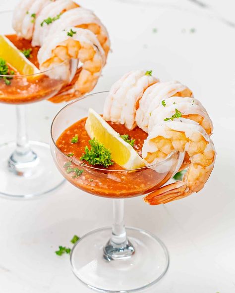 Best Shrimp Cocktail Recipe, Backyard Bbq Recipes, Shrimp Cocktail Appetizers, Party Food Catering, Shrimp Cocktail Recipe, Backyard Bbq Food, Dinner Party Starters, Cocktail Shrimp Recipes, Coleslaw Recipe Easy