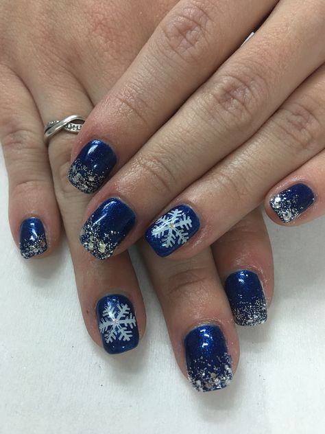 Royal Blue Snowflake Winter Gel Nails Blue Nails For Winter, Nails In Winter, Nails Inspiration Blue, Nail Art Bleu, Nails For Winter, Blue Christmas Nails, Snowflake Nail Design, Blue And Silver Nails, Blue Nail Art Designs