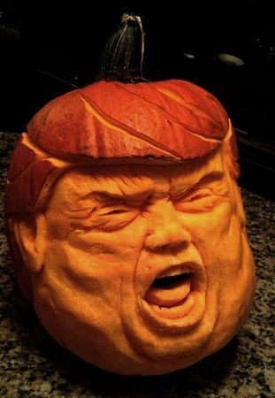 Aesthetic Pumpkin Carving Ideas, Pumpkin Carving Ideas Aesthetic, Pumpkin Carving Ideas Scary, Halloween Diy Crafts Decoration, Unique Pumpkin Carving, Funny Pumpkin Carvings, Unique Pumpkin Carving Ideas, Cute Pumpkin Carving, Pumpkin Carver