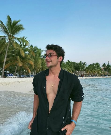 Summer Outfits Men Beach, Pool Outfit, Vacation Outfits Men, Beach Outfit Men, Rich Luxury, Mens Beach, Summer Picture Poses, Mens Photoshoot Poses, Beach Pictures Poses