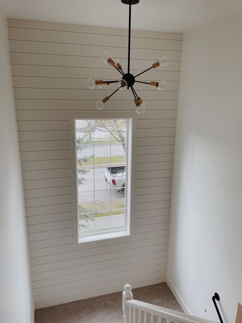 Shiplap In Stairwell, Split Staircase Ideas, Shiplap Stairwell, Stair Accent Wall, Kitchen Under Stairs, Stairs Wall, Lazy Bear, Board Batten, Stair Wall