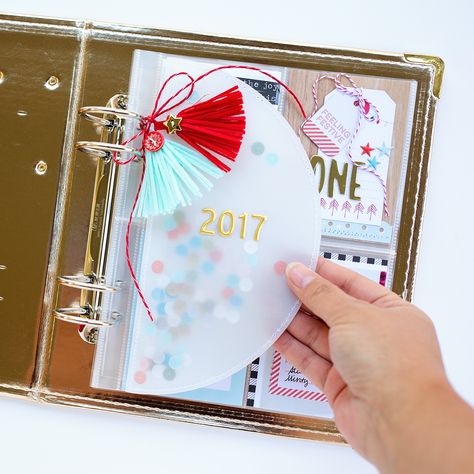 December Documented cover page & Day 1 | Jung – HIP KIT CLUB Diy Christmas Planner, Filofax Journal, Scrapbook Album Cover, December Daily Ideas Inspiration, December Projects, Christmas Embellishments, Christmas Scrapbook Pages, Hip Kit Club, Daily Ideas