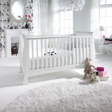 Stunning white cot! White Nursery Furniture, Sleigh Cot Bed, Sleigh Cot, Baby Cot Bedding, Minimalist Nursery, Cot Mattress, White Cot, White Nursery, Cot Bed