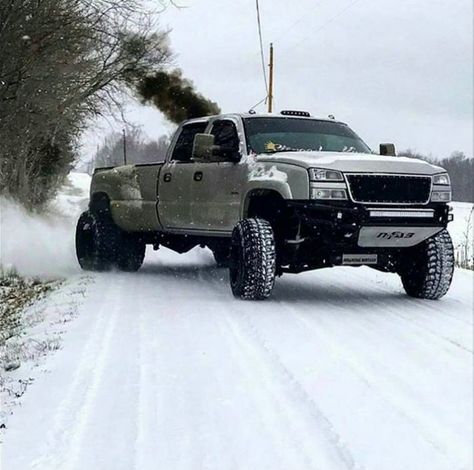 Duramax diesel chevy Silverado rolling coal in snow Impala Chevrolet, Rolling Coal, Chevy Duramax, Trucks Chevy, Chevy Diesel Trucks, Trucks Lifted Diesel, Dually Trucks, Duramax Diesel, Lifted Chevy