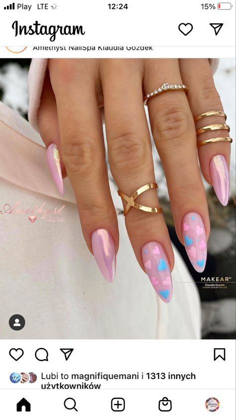 Gender Reveal Nails Ideas Neutral, Gender Reveal Nails Almond, Gender Reveal Nail Designs, Pastel Valentines Nails, Pink Blue Nail Art, Cute Gender Reveal Nails, Pregnancy Nails Designs, Simple Gender Reveal Nails, Pregnant Nails