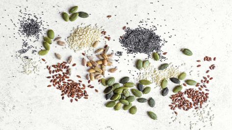 So what exactly is seed cycling? It involves seeds, including flax, pumpkin, sesame, and sunflower at different times in the month to balance hormones. Cloves Benefits, Seed Cycling, Pain Sans Gluten, Pumpkin Seed Butter, Edible Seeds, Healthy Seeds, Plant Based Milk, Wildflower Seeds, Hemp Seeds