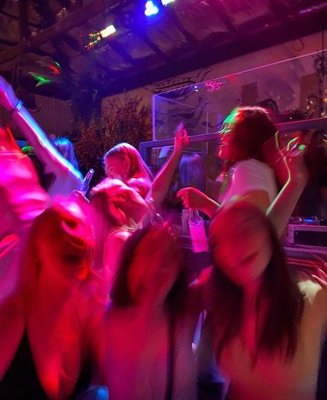 Night Life Aesthetic Party Club, Club Pics Night, The Avalanches, Mick Jones, Clubbing Aesthetic, Song Dance, Summer Plans, Teen Life