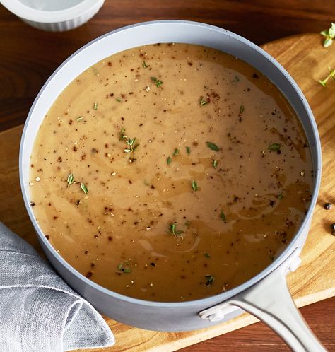 Creamy Pepper Gravy Thanksgiving Spread, Thanksgiving Gravy, Pepper Gravy, Spicy Gravy, Pan Recipes, Gravy Recipes, Fresh Thyme, Main Meals, Main Dish Recipes