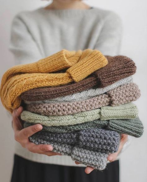 Flat Lay Photography Fashion, Stunning Hairstyles, Instagram Feed Inspiration, Flat Lay Photography, Clothing Photography, Branding Photoshoot, Fashion Quotes, Crochet Beanie, Knitting Inspiration