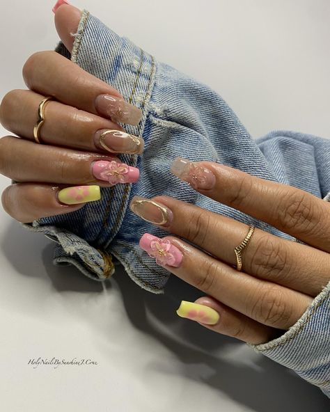 Playful and cute 💅🏼 Light pink & yellow with nude ☺️ #baguionailtech #baguiobased #homebasenailsalon #baguionails #softgel #softgeltips #softgelextensions #nailartist #nailart Light Yellow Nails, Pink And Yellow Nails, Gel Extensions, Gel Tips, Baguio, Yellow Nails, Pink And Yellow, Nail Artist, Nail Tech