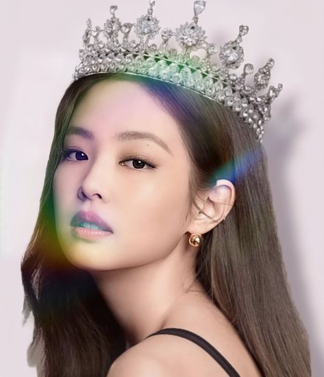 Jungkook With Crown, Jennie Edit Pic, Jennie Princess Edit, Blackpink Crown, Jennie Queen, Simplistic Jewelry, Braid Crown, Jenny Kim, Crown Photos