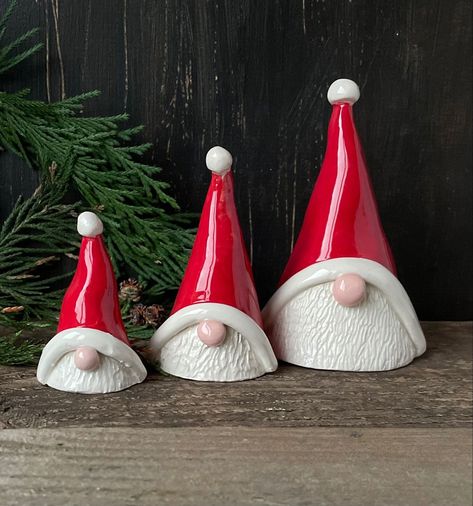 Holiday Pottery, Clay Christmas Decorations, Ceramic Christmas Decorations, Ceramic Santa, Kids Clay, Crafts Easter, Pottery Handbuilding, Christmas Clay, Clay Crafts Air Dry