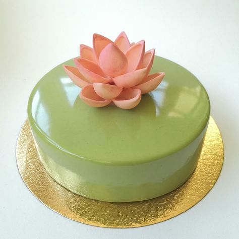 Matcha Entremet, Lotus Flower Cake, Bayou Wedding, Cake Matcha, Matcha Mousse, Mousse Cake Decoration, Lotus Cake, Chocolate Mirror Glaze, Crazy Wedding Cakes