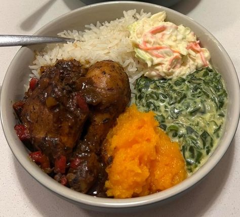 South African Food, Cooking Soul Food, Homemade Comfort Food, Healthy Food Menu, Rice Chicken, Soul Food Dinner, Healthy Food Inspiration, Tasty Recipes Videos, South African Recipes