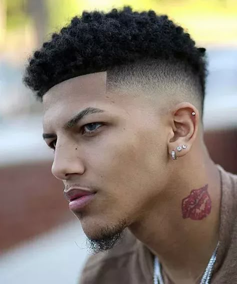 Short Thick Curls with Mid Skin Fade - New Hairstyles For Guys Blowout Fade, Black Man Haircut Fade, Blowout Haircut, Taper Fade Curly Hair, Popular Mens Haircuts, Afro Fade, Black Hair Cuts, Curly Hair Fade, Tapered Hair