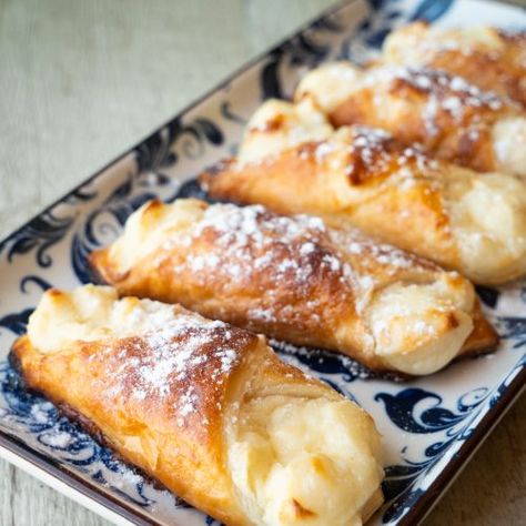 Recipes Cream Cheese, Cream Cheese Pastries, Using Puff Pastry, Cheese Pastries, Cream Cheese Pastry, Puerto Rican Cuisine, Puerto Rican Dishes, Puerto Rico Food, Boricua Recipes