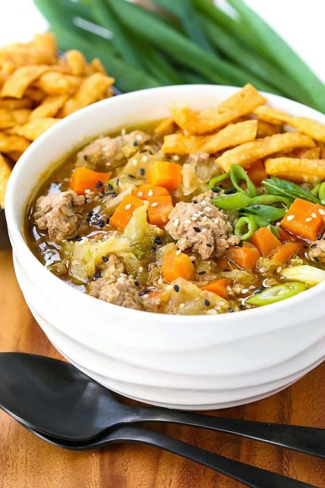 This Pork Egg Roll Soup is one of our favorite healthy soup recipes! #soup #souprecipe #lowcarb Soup Recipes Pork, Beefy Tomato Soup Recipe, Egg Roll Soup, Homemade Turkey Soup, Quick Soup Recipes, Pork Egg Rolls, Ground Pork Recipes, Low Carb Soup Recipes, Quick Soup