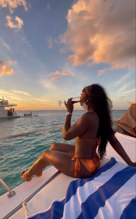 Yacht Aesthetic, Vacation Pics, I Will Wait, Summer Picture Poses, Vision Board Pictures, Vacation Mood, Aesthetic Life, Luxury Lifestyle Dreams, Future Lifestyle