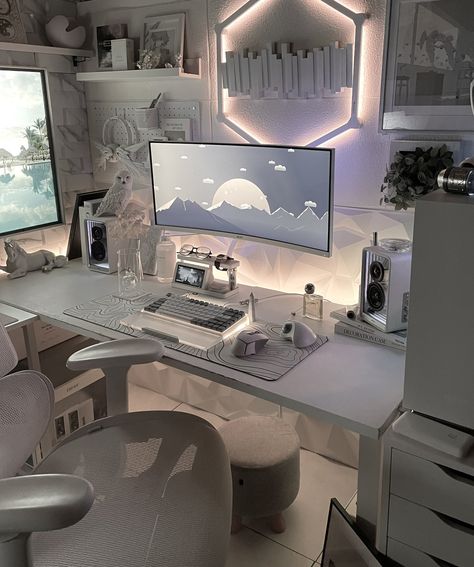 White Black Pc Setup, Grey And White Gaming Setup, Game Room Ideas Aesthetic, Pc Gaming Setup In Bedroom, Comfy Office Ideas, Vanity Gaming Desk, White Gaming Pc Setup, White Set Up Gaming, Pc Desk Setup Aesthetic