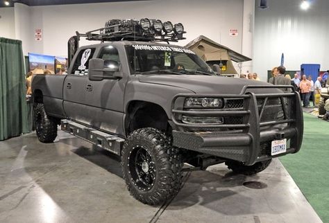 BUG OUT TRUCK Bugout Truck Ideas, Bug Out Vehicle 4x4, Overlanding Truck, Hors Route, Truck Mods, Bug Out Vehicle, Truck Bumpers, Truck Yeah, Expedition Vehicle