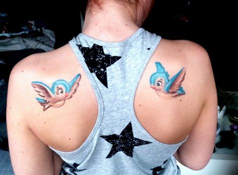 snow white birds disney tattoo Disney Bird Tattoo, Tattoos Childhood, Snow White Tattoo Ideas, Tattoo Sleeve Disney, Cinderella Birds, Wing Tattoo On Shoulder, Snow White Tattoo, Snow White Tattoos, White Bird Tattoos