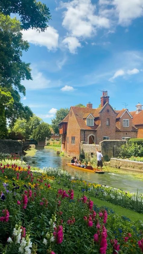 Join @pocketwanderings for a punting adventure along the picturesque river at Westgate Gardens in Canterbury, Kent. 🏴󠁧󠁢󠁥󠁮󠁧󠁿 With its stunni… | Instagram Afternoon Picnic, Canterbury Kent, Lazy Afternoon, Lush Greenery, Canterbury, Tag Someone, Flower Beds, Beautiful Destinations, Perfect Place