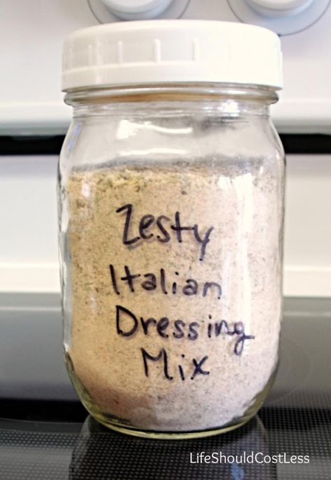 Zesty Italian Dressing Mix Recipe, Italian Dressing Mix Recipe, Homemade Dry Mixes, Zesty Italian Dressing, Italian Dressing Mix, Homemade Spice Mix, Italian Recipe, Homemade Salads, Homemade Spices