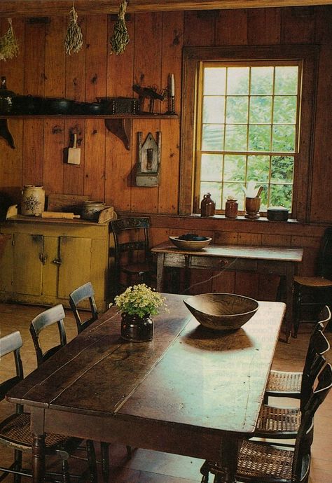 Southern Cabin Interiors, Rustic Cabin Interior, Log Cabin Interior Design, Cabin Interior Design, Log Cabin Interior, Deco Champetre, Cabin Kitchen, Rustic Home Interiors, Primitive Homes