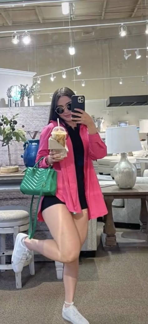 Chicas Fresas Outfit, Buchi Fresa Outfits, Outfits Buchi Fresa, Fresa Outfit, Outfits Fresas, Rich Outfits, Latina Fashion Outfits, Mexican Outfit, Styles Ideas