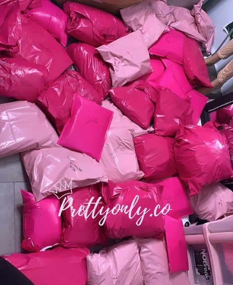 Pink Entrepreneur Aesthetic, Pink Business Aesthetic, Business Vision Board, Career Vision Board, Business Woman Successful, Small Business Organization, Business Baby, Small Business Packaging Ideas, Business Marketing Plan