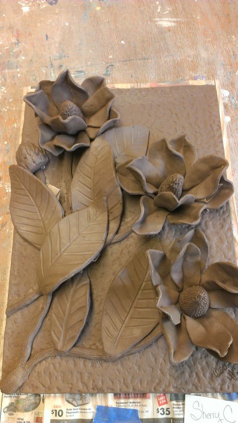 Sculpture Art Clay, Plaster Wall Art, Clay Wall Art, Vase Crafts, Pottery Handbuilding, Keramik Design, Flower Sculptures, Garden Pottery, Ceramic Wall Art