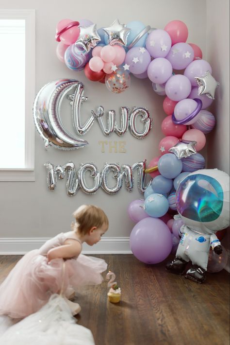 Moon Birthday Theme, Birthday Party Balloon Garland, Space Theme Birthday Party, Moon Birthday, Two The Moon, 2nd Birthday Party For Girl, Baby Birthday Themes, Second Birthday Ideas