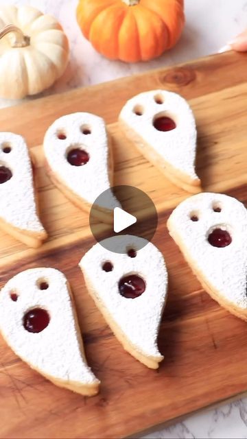 @decorelement on Instagram: "Ghost Linzer cookies 👻 love this tip: you can use a heart shape cookie cutter to create the ghost shape 🤍🤍👻 Baker credit: @_bellabakes #cookie #cookies #halloweencookies #cookiecutter #halloweentreats #halloweenideas #halloweenparty #linzer" Ghost Linzer Cookies, Ghost Biscuits, Linzer Tart, Cookie Halloween, Linzer Cookies, Ghost Cookies, Heart Shaped Cookies, Heart Cookies, Cut Out Cookies