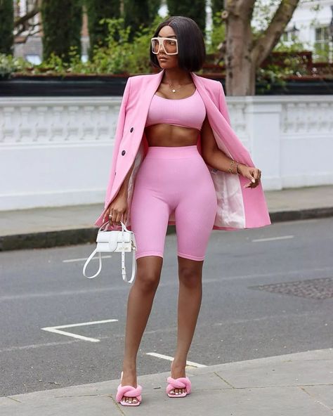 Shades Of Pink Outfit, 15 Outfits, Beautiful Jumpsuits, Instagram Dress, Event Outfit, Instagram Outfits, Diva Fashion, Shades Of Pink, Hot Outfits