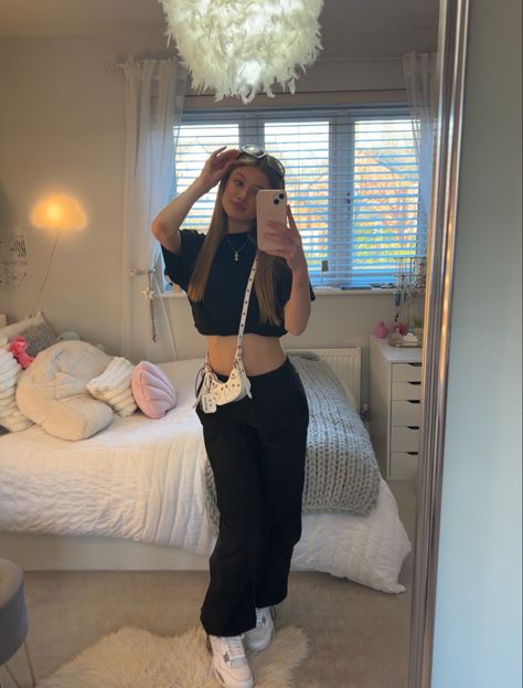 Isabella Grace Room, Vanessa Silva, Isabella Grace, Pretty Blonde Hair, Shoes Outfit Fashion, Cute Fit, Winter Fits, Swaggy Outfits, Cute Selfie Ideas